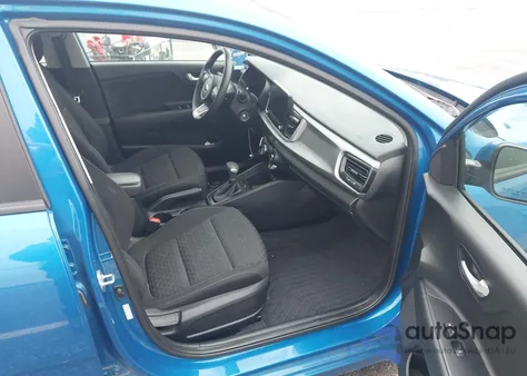 2021 Kia Rio S z USA, uszkodzony, nr VIN 3KPA24AD2ME380463